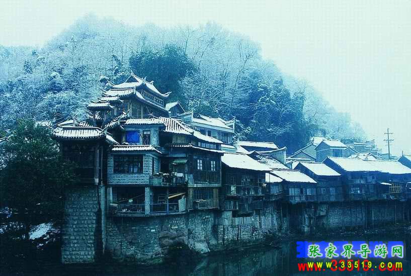 長沙往返A(chǔ)8線：鳳凰古城、梵凈山、德夯苗寨汽車三日游