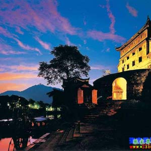 喜樂(lè)L線：天門(mén)山、張家界、袁家界、猛洞河、鳳凰古城超經(jīng)典五日游