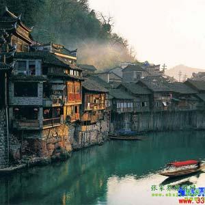 【長(zhǎng)沙往返路線1】張家界、鳳凰古城、天子山、黃龍洞三晚四日游