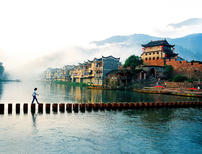 長沙往返A(chǔ)9線：鳳凰古城、德夯苗寨、矮寨吊索橋品質(zhì)純玩兩日游