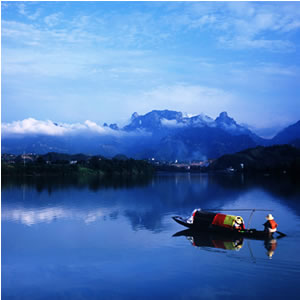 喜樂O線：猛洞河漂流、鳳凰古城兩日游